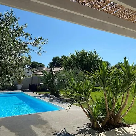 Maison Charentaise Avec Grande Piscine Saint-Vivien (Charente-Maritime)