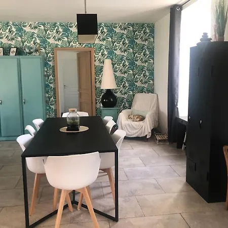 Maison Charentaise Avec Grande Piscine Villa